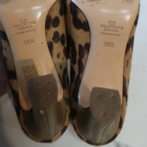 Authentic Valentino Garavani Brown Tan Pony Hair Animal Print Pumps 38.5 US/8.5 - Picture 10 of 12